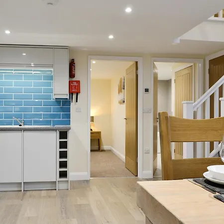 Mary Rook - Uk1369 קזיק